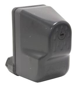 PRESSO 10A TRI F. 1/4P